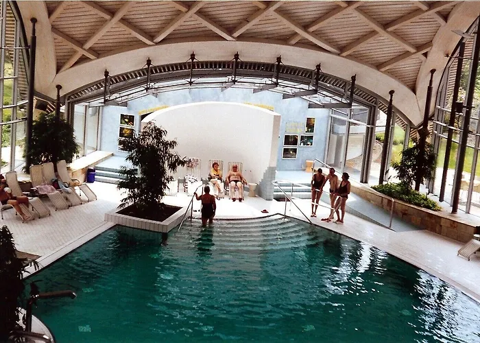 舒内卡尔伯酒店 3* 萨勒河畔瑙姆堡